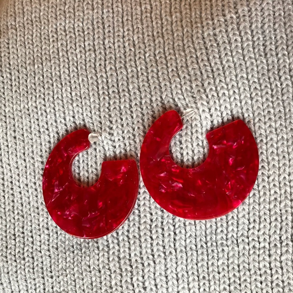 Red Boho statement acrylic twisted circle earrings - Picture 2 of 3